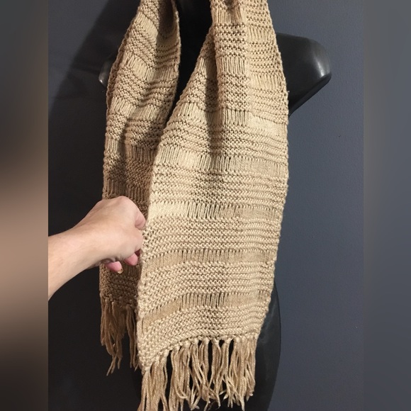 Tan Crochet 🧶 Scarf 🧣 - Picture 6 of 9